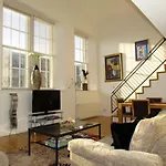 Davie Street Apartment
