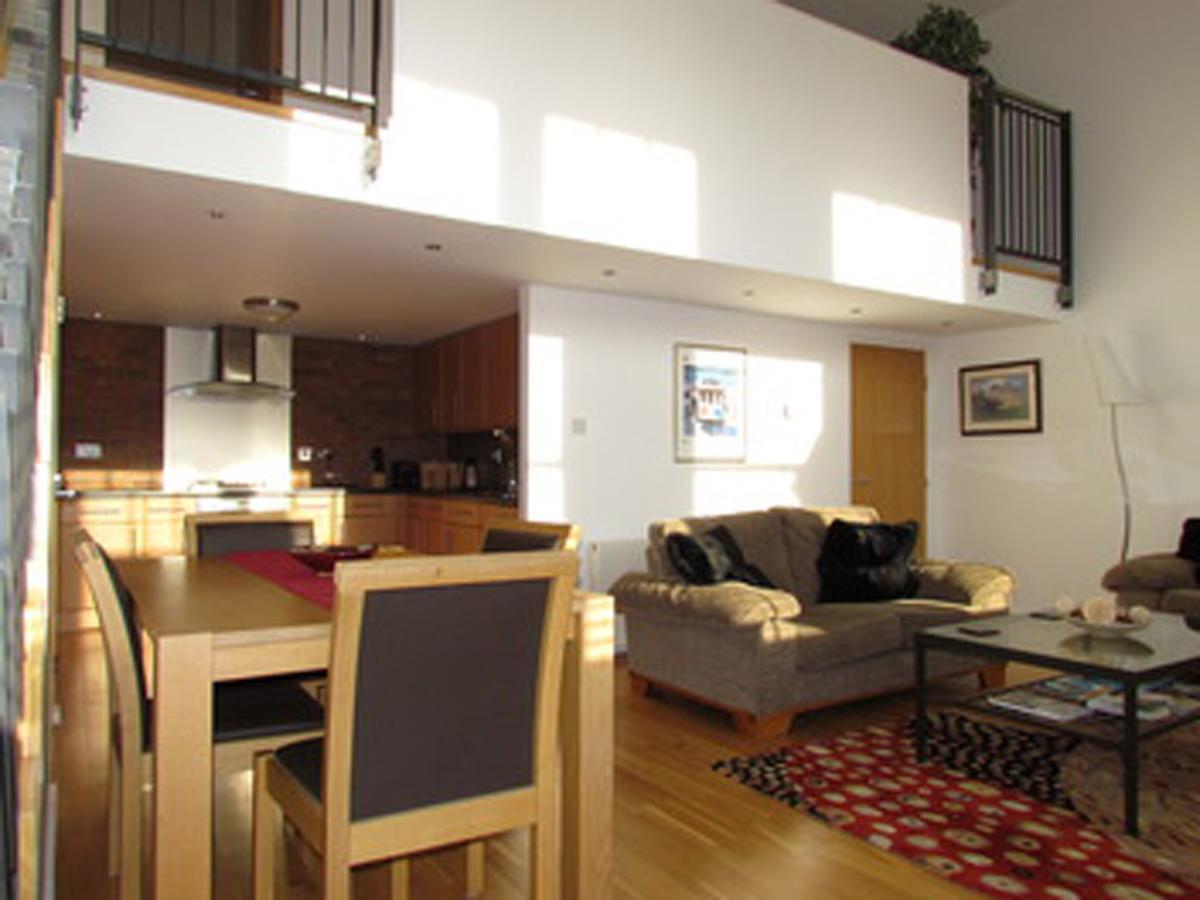 Apartment Davie Street *